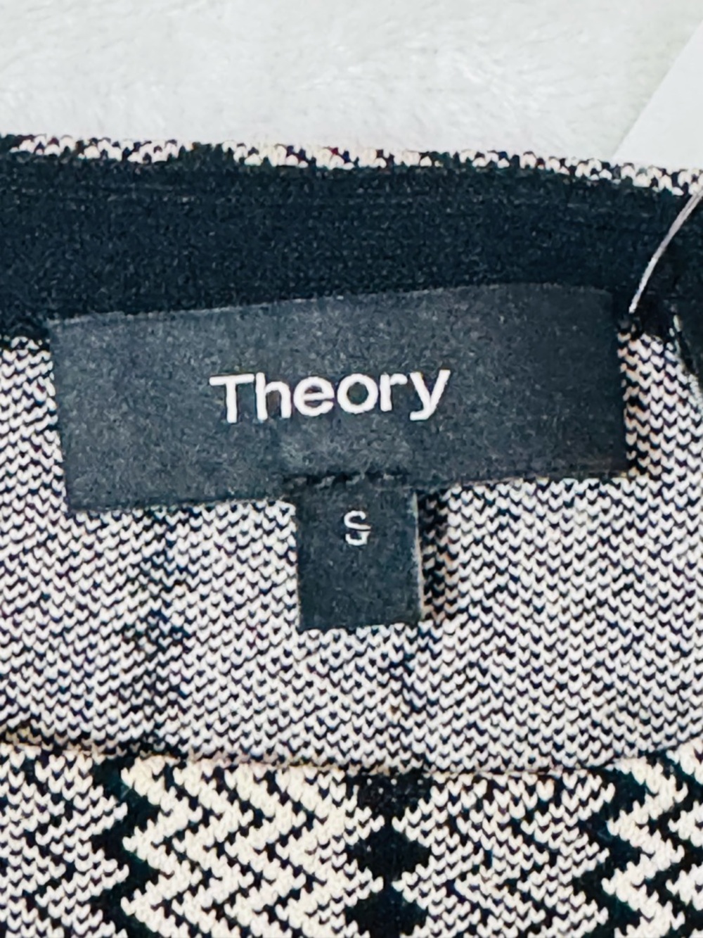 Theory Black Ferson Stretch Jacquard-knit Top - Small - Picture 4 of 5